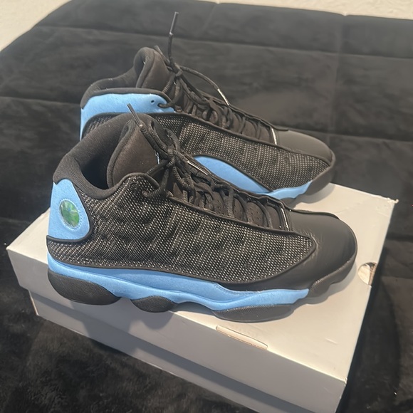 Air Jordan 13 - Picture 3 of 8